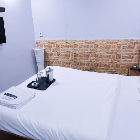 Mannat Stay Hotel - Laxmi Nagar Ню Делхи Екстериор снимка