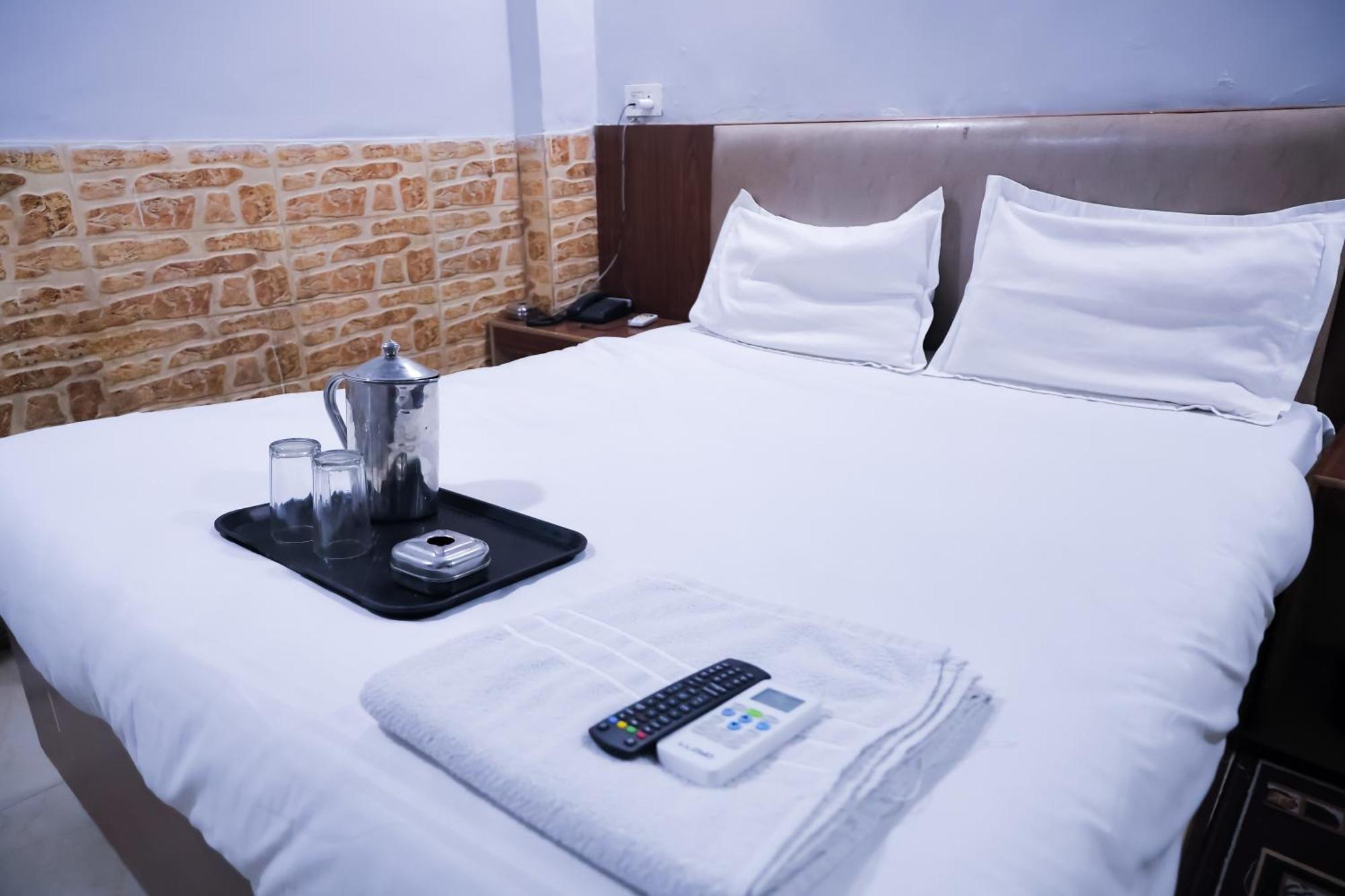 Mannat Stay Hotel - Laxmi Nagar Ню Делхи Екстериор снимка