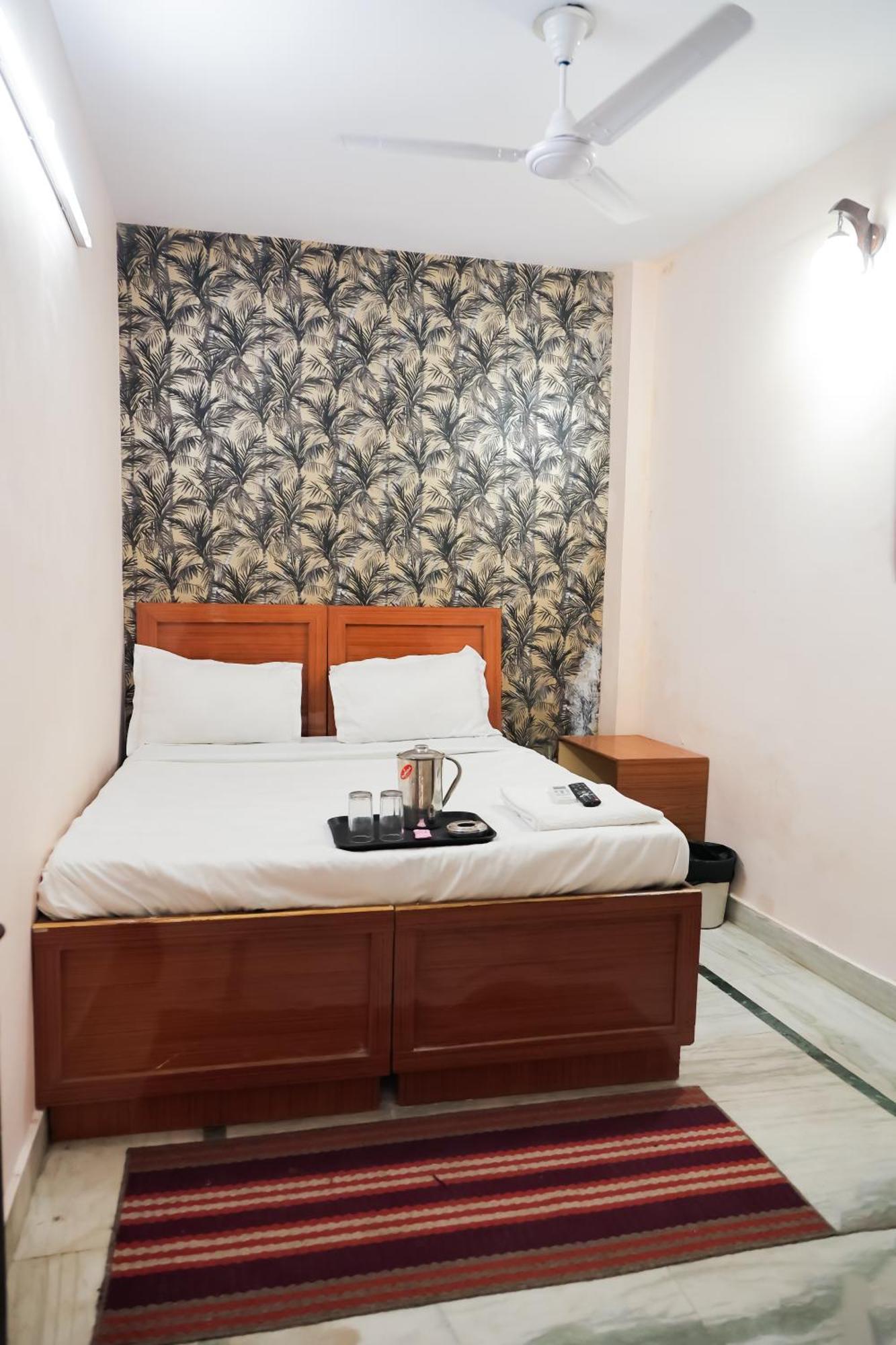 Mannat Stay Hotel - Laxmi Nagar Ню Делхи Екстериор снимка