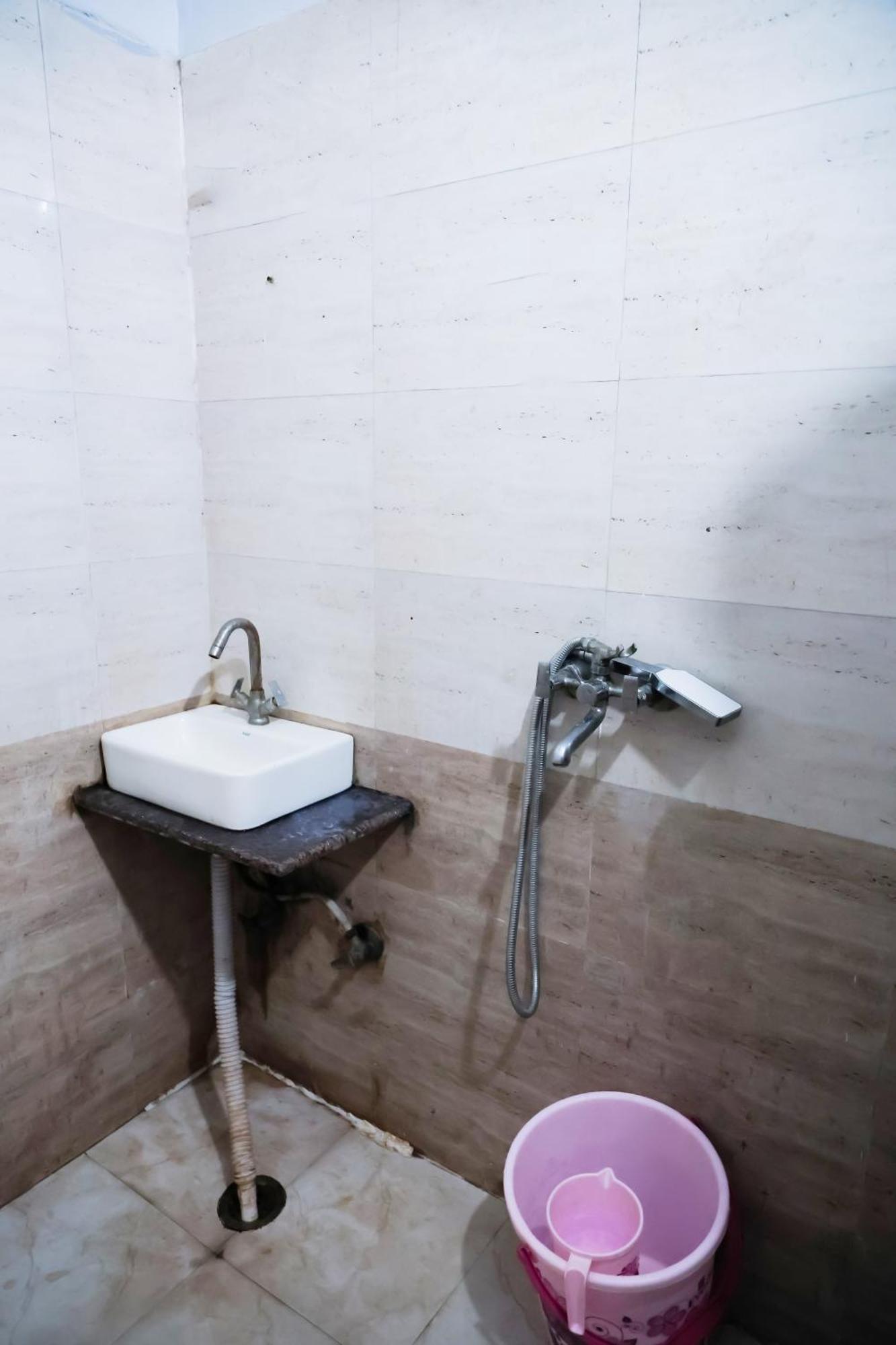 Mannat Stay Hotel - Laxmi Nagar Ню Делхи Екстериор снимка