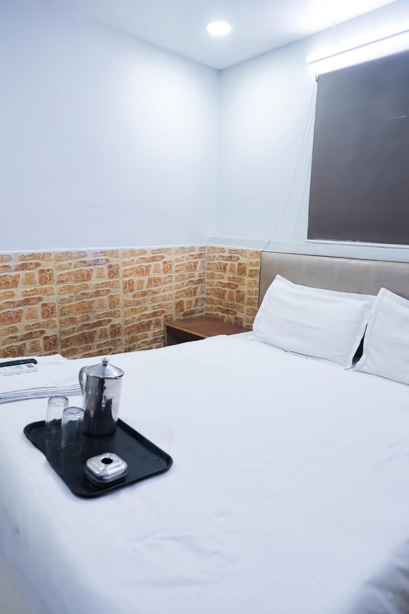 Mannat Stay Hotel - Laxmi Nagar Ню Делхи Екстериор снимка