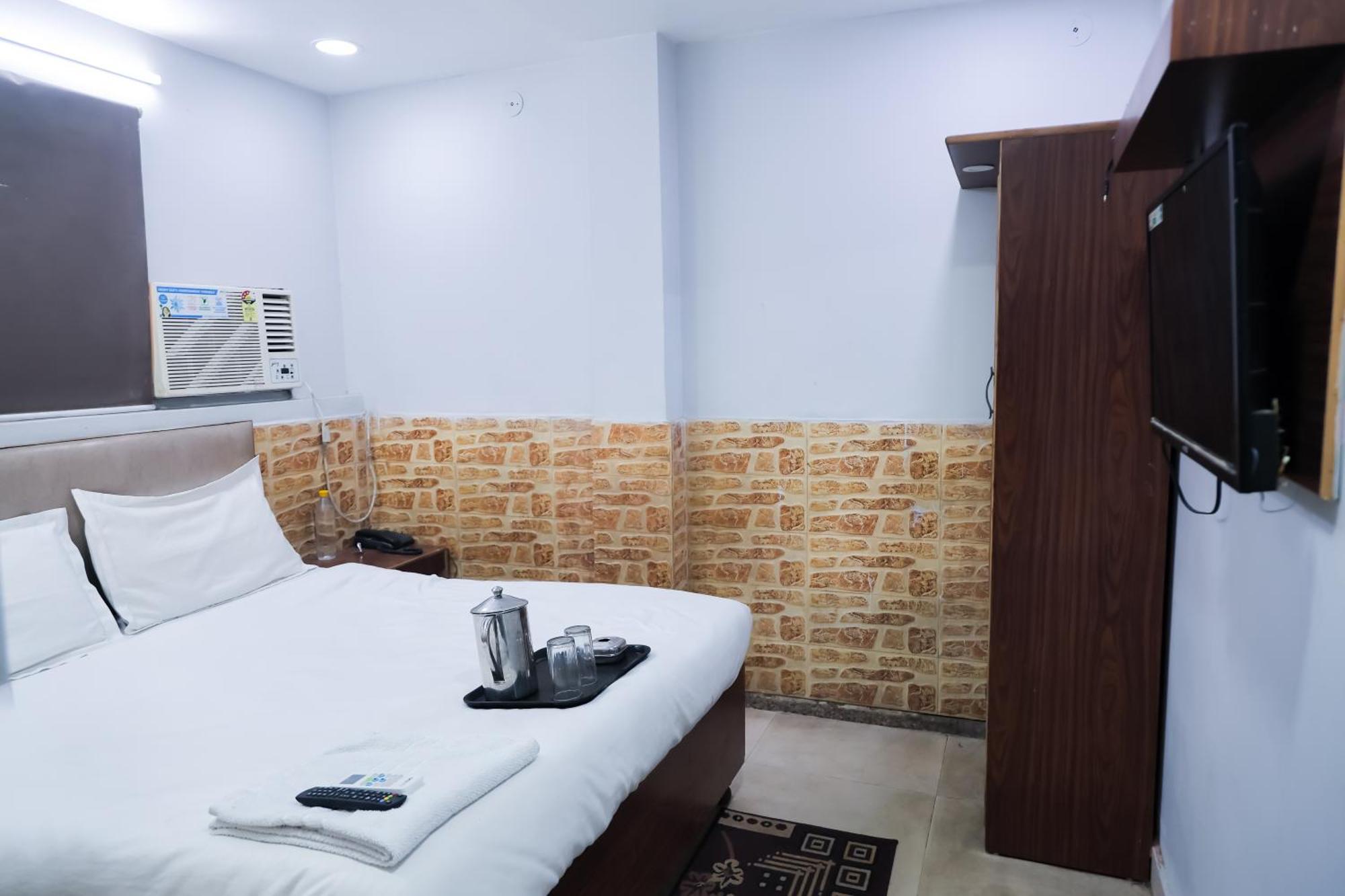 Mannat Stay Hotel - Laxmi Nagar Ню Делхи Екстериор снимка