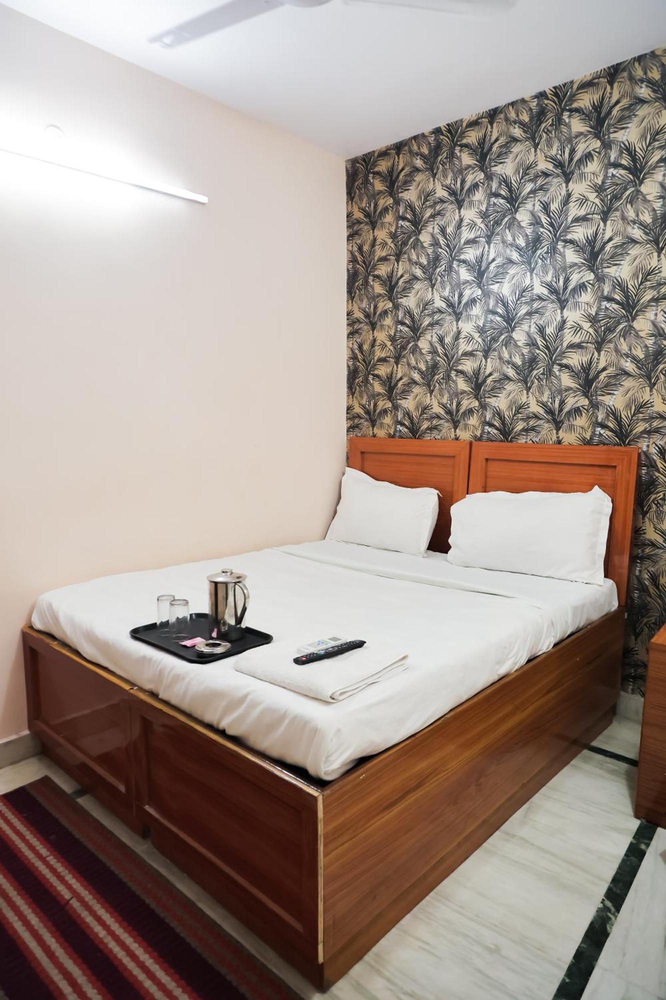 Mannat Stay Hotel - Laxmi Nagar Ню Делхи Екстериор снимка