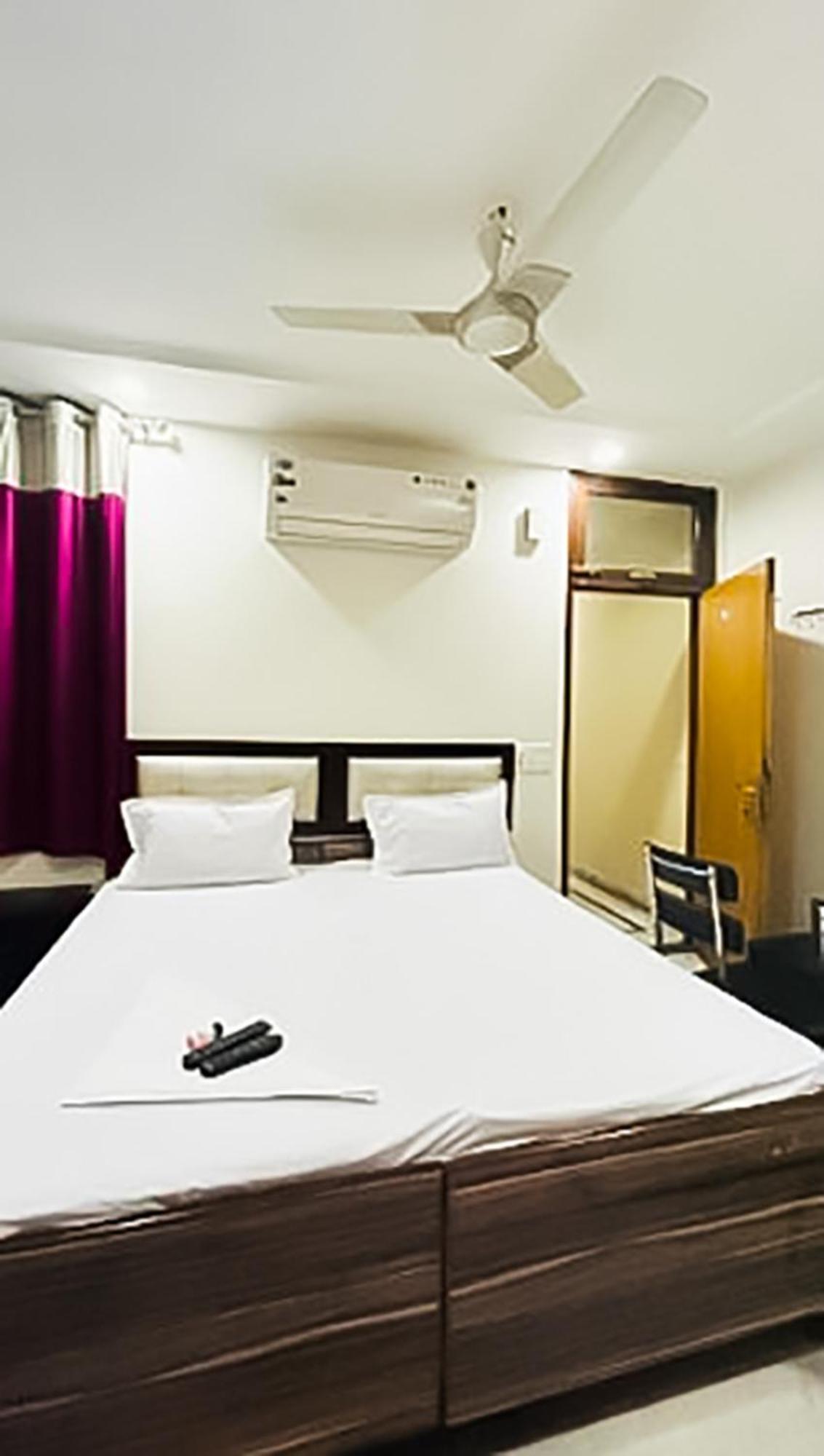 Mannat Stay Hotel - Laxmi Nagar Ню Делхи Екстериор снимка