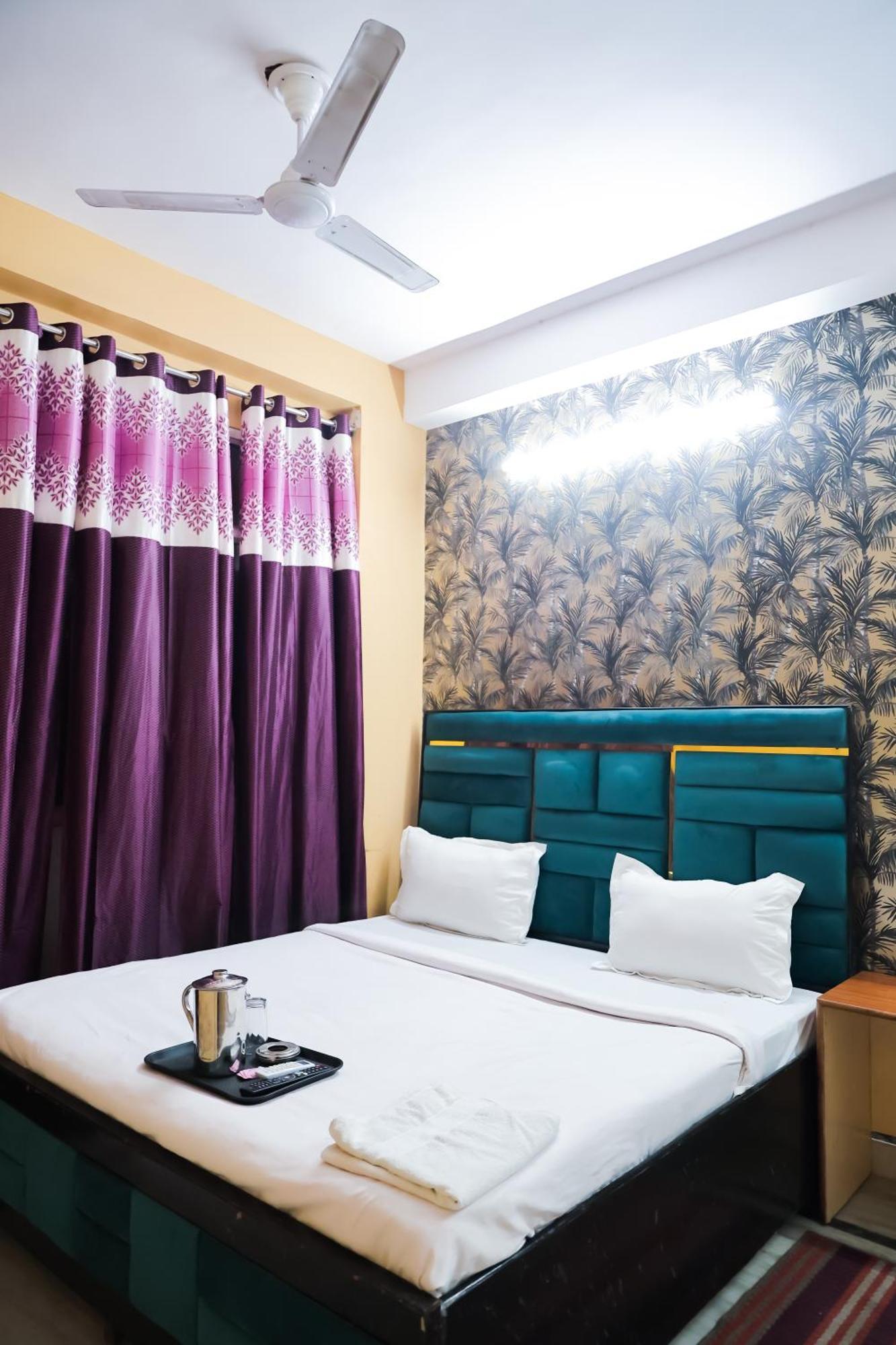 Mannat Stay Hotel - Laxmi Nagar Ню Делхи Екстериор снимка